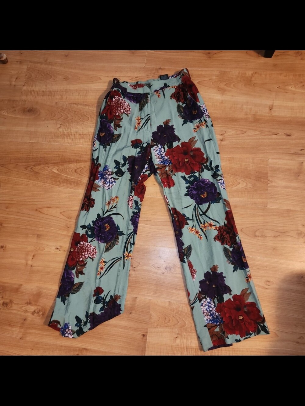 H&M Sage Green Wide-Leg Floral Pants with Red & Purple Blooms - Picture 2 of 6